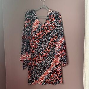 Long Sleeve Floral Dress i